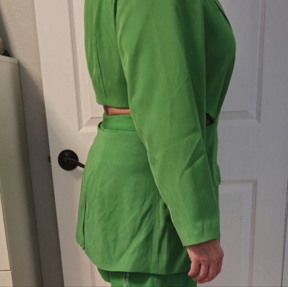 Women's shorts and jacket set - Picture 2 of 6